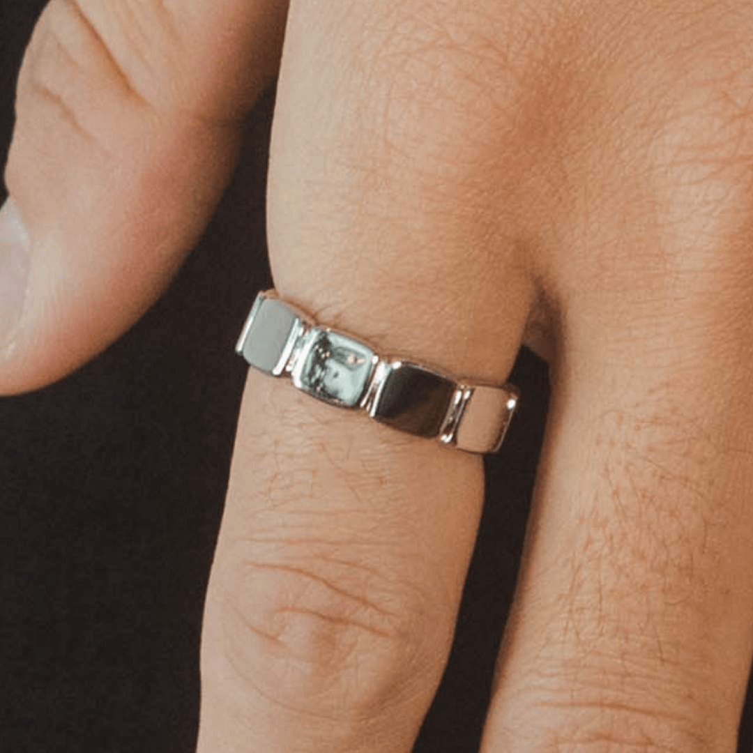 Cushion Ring - White Gold - Cernucci